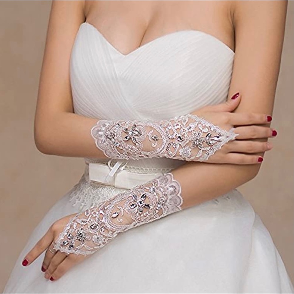Lace Fingerless Gloves